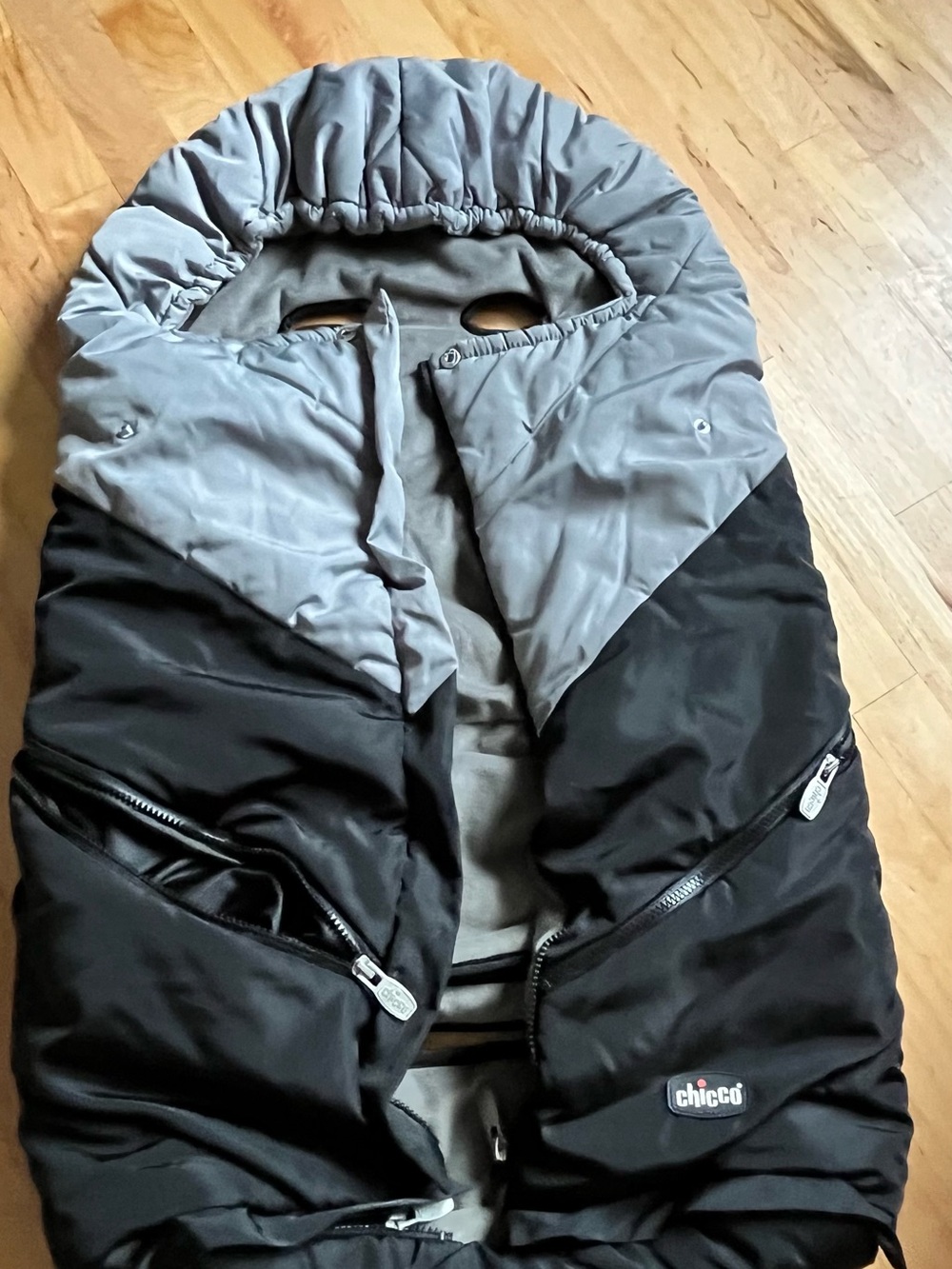 chic Black and Gray Infant Footmuff